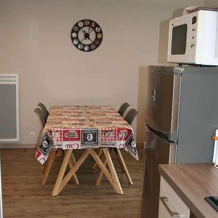 Aux Quatre Saisons Du Cabaliros Apartment