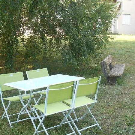 Aux Quatre Saisons Du Cabaliros Apartment *