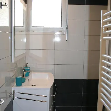 Aux Quatre Saisons Du Cabaliros Apartment